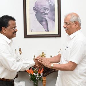 Dr.MR Baiju, Hon'ble Chairman of Kerala PSC accompanied by Members of the commission visited Hon'ble Governor Shri.Rajendra Viswanath Arlekar on 07/01/2025